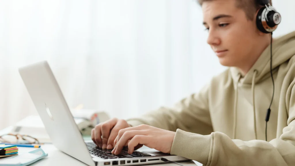 Weekly outpatient therapy and personalized psychiatric support
